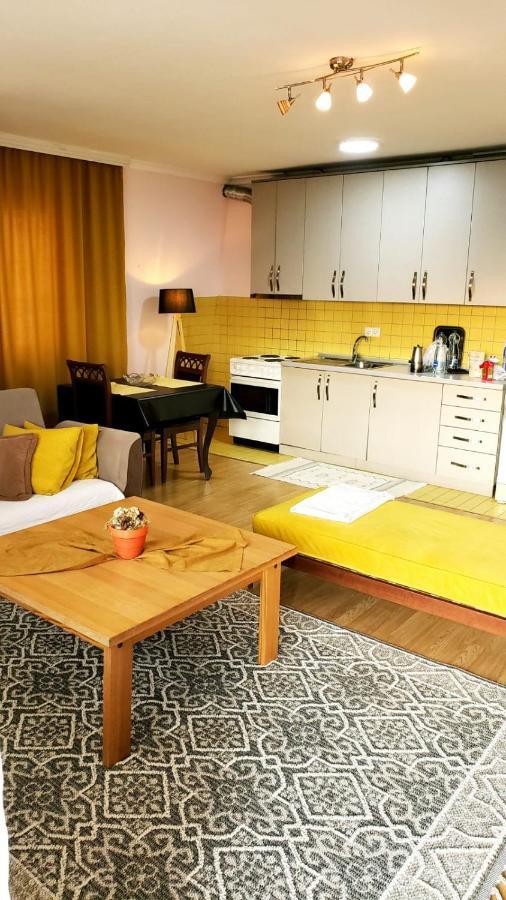 Gorgeous Apartment With City View In The City Center Пристина Екстериор снимка
