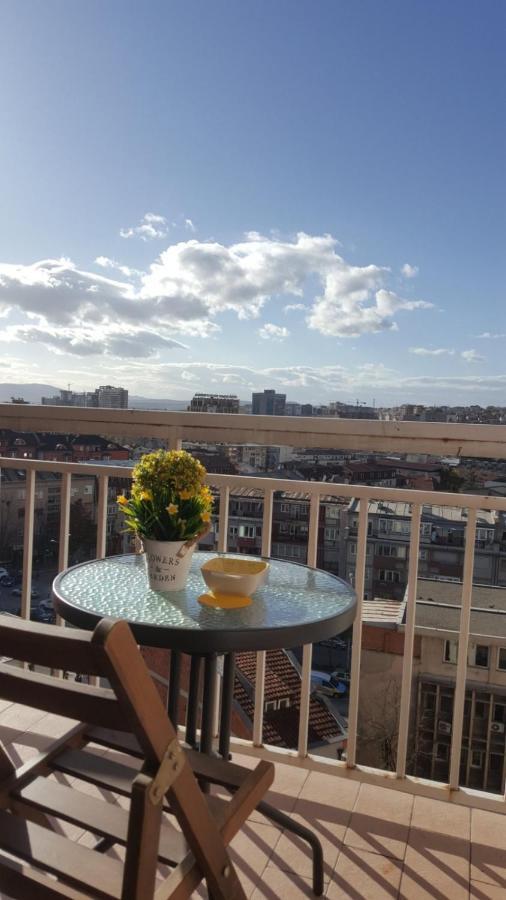Gorgeous Apartment With City View In The City Center Пристина Екстериор снимка